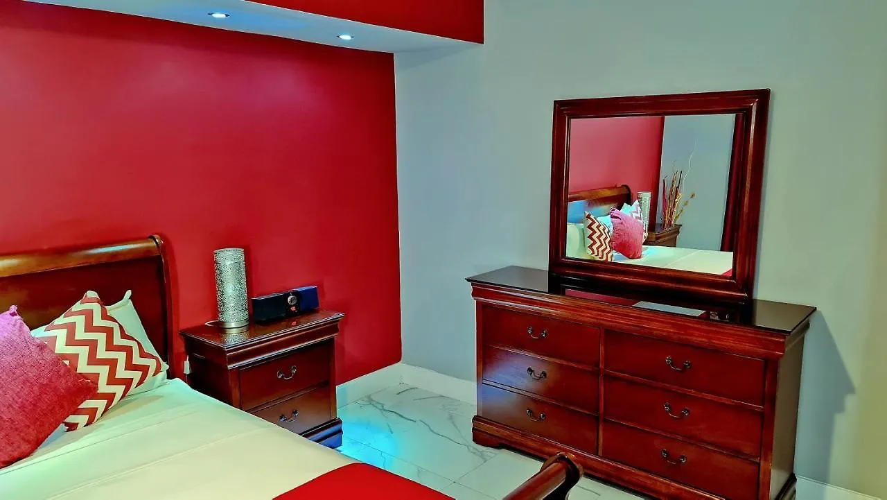 Casa Alexandria Guest Apartment Kingston