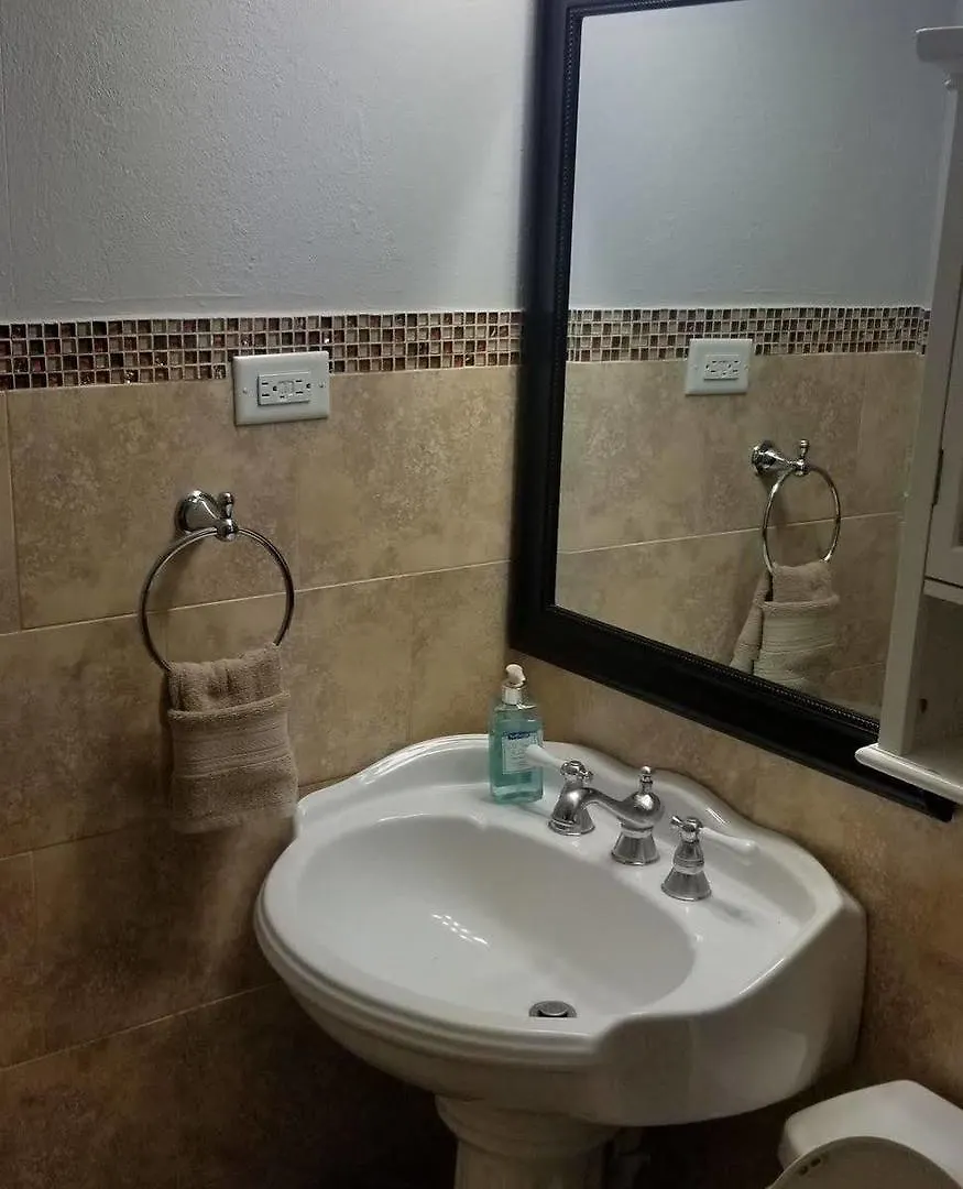 Casa Alexandria Guest Apartment Kingston